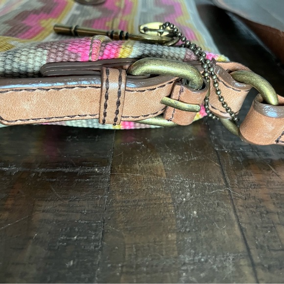 Fossil Explorer Aztec fold over bag/purse - Picture 4 of 16